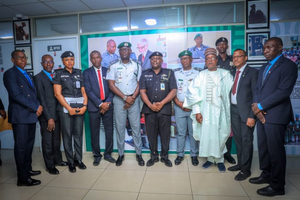 Customs, Police Deepen Strategic Partnership on Security Communication, Public Engagement